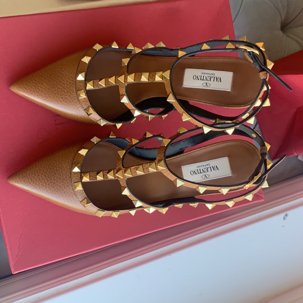 New with box. Valentino Garavani size 38.5 Euro